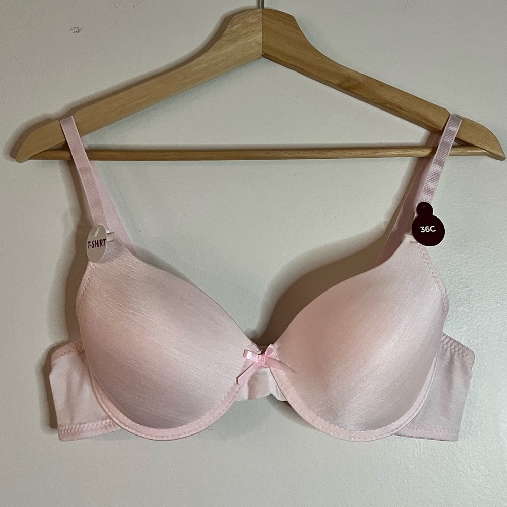 NWT Carisma Light Pink T-Shirt Bra – 36C Underwire Lightly Padded